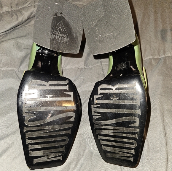 Munster Originals - Picture 4 of 5